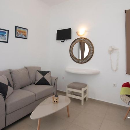 Aparthotel Thira'S Dolphin Akrotírion Exterior foto