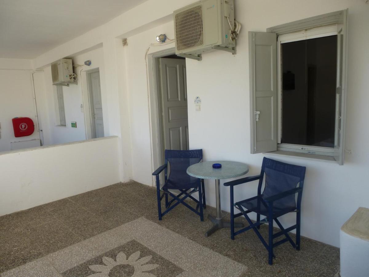 Aparthotel Thira'S Dolphin Akrotírion Exterior foto