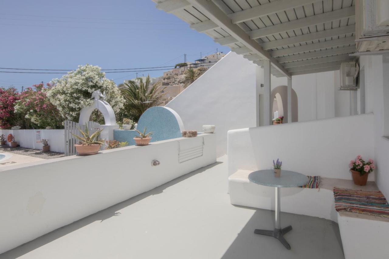 Aparthotel Thira'S Dolphin Akrotírion Exterior foto