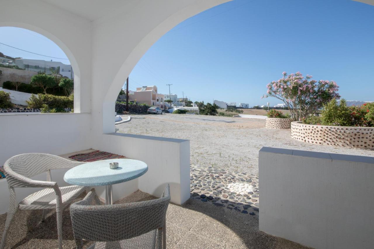 Aparthotel Thira'S Dolphin Akrotírion Exterior foto