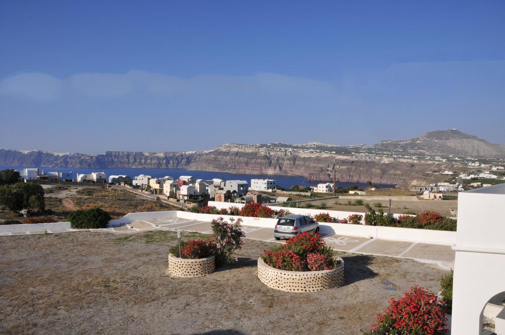 Aparthotel Thira'S Dolphin Akrotírion Exterior foto
