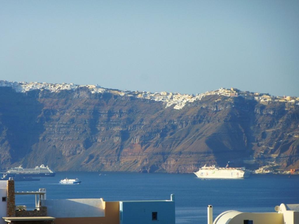 Aparthotel Thira'S Dolphin Akrotírion Exterior foto