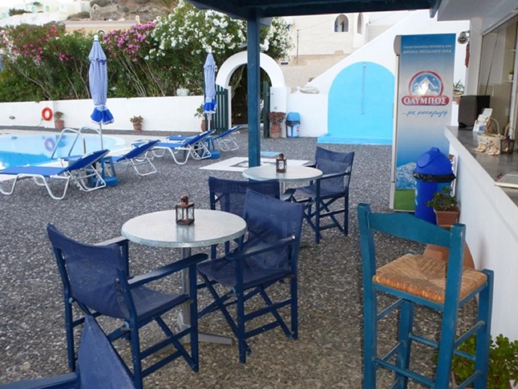 Aparthotel Thira'S Dolphin Akrotírion Exterior foto