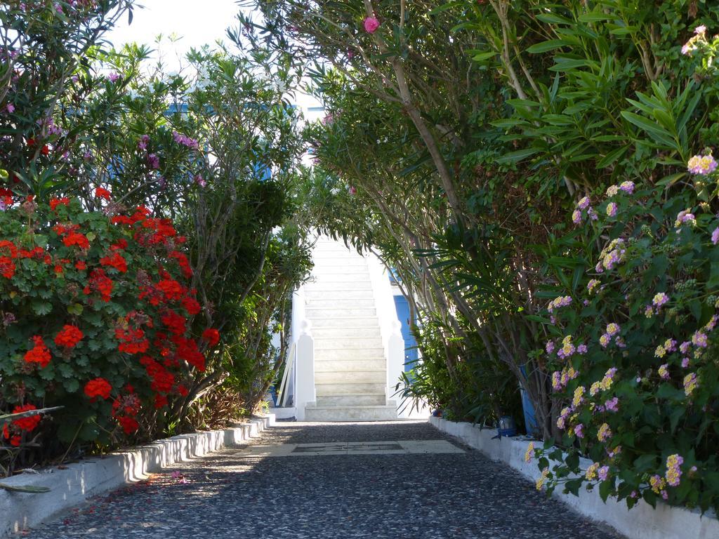 Aparthotel Thira'S Dolphin Akrotírion Exterior foto